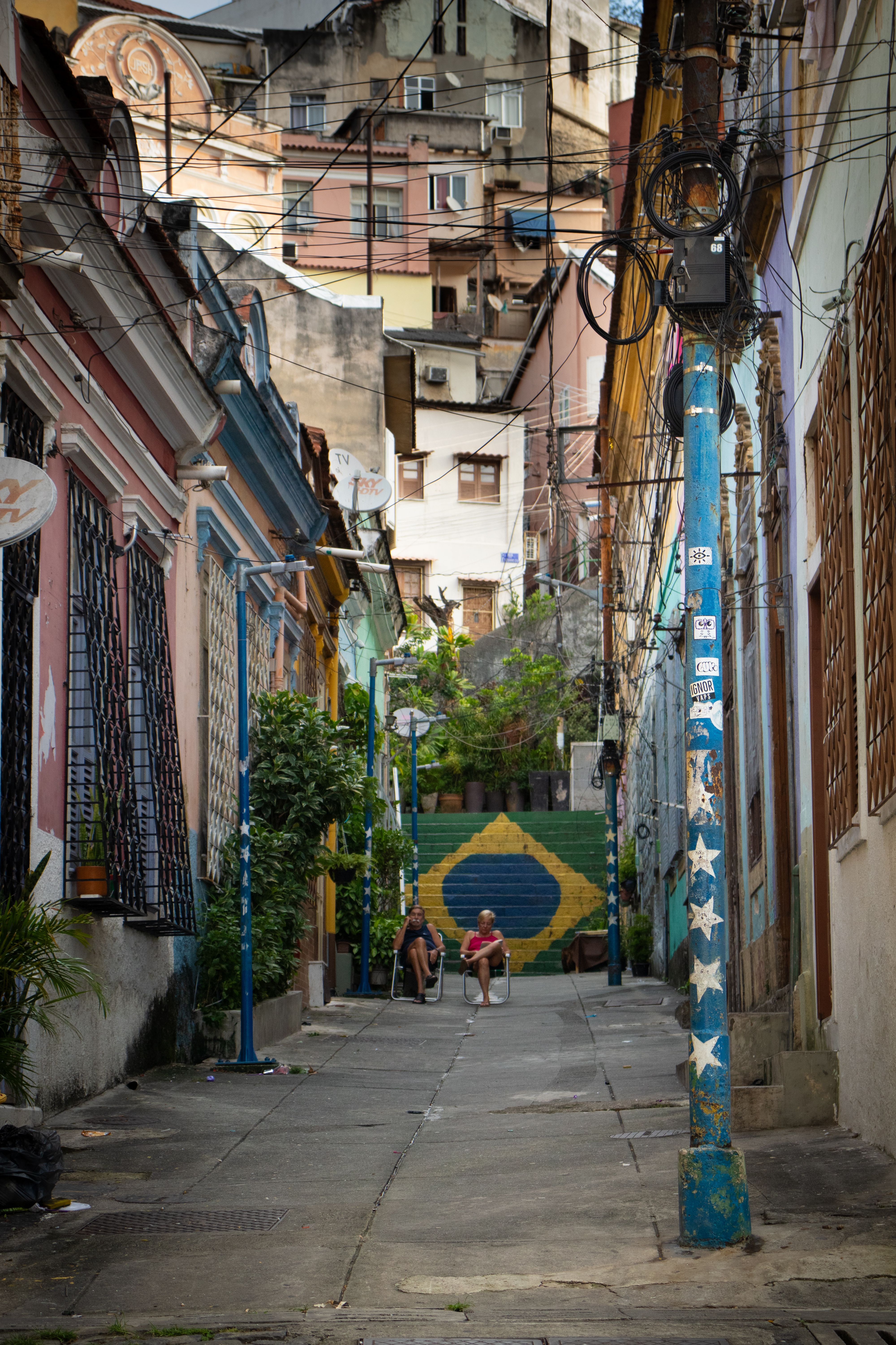 Banner com caixotes coloridos de bebidas